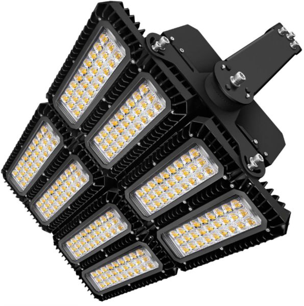 ISOLED LED Flutlicht 900W, 130x40° asymmetrisch, variabel, DALI dimmbar, warmweiß, IP66
